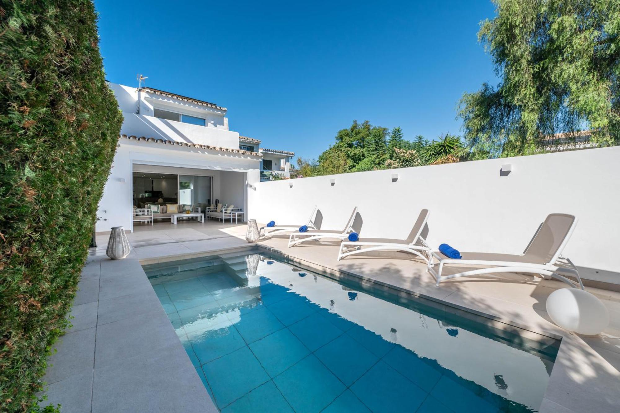 Holiday home Espectacular Adosada A Escasos Metros De La Playa Marbella