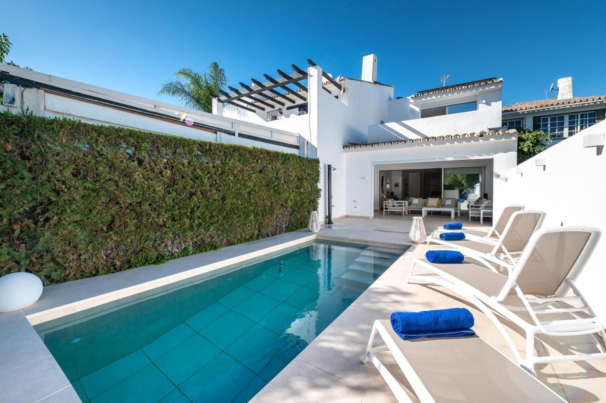 Holiday home Espectacular Adosada A Escasos Metros De La Playa Marbella